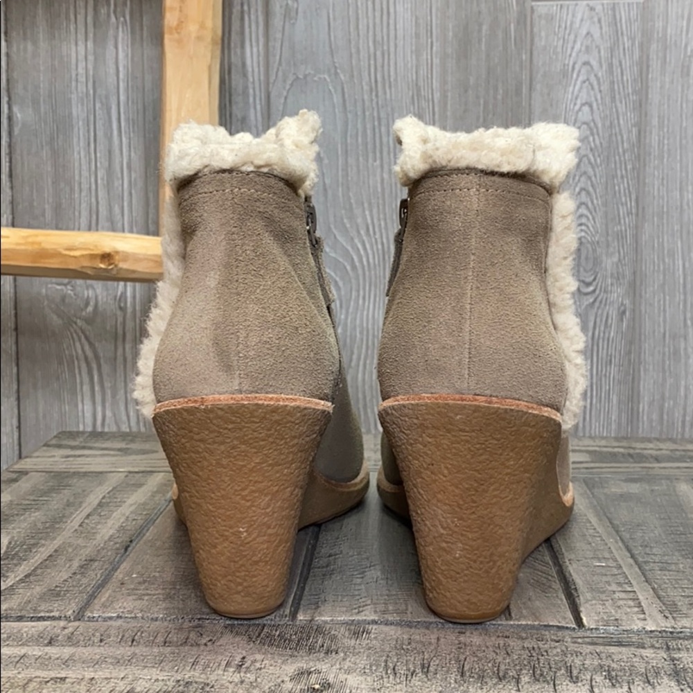 Cole Haan Michelle‎ Faux Fur Lined Suede Booties 11M - Picture 4 of 8
